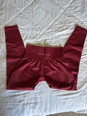 NVGTN High-Rise Leggings in Wine Red